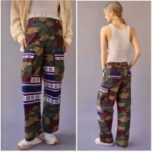 Urban Outfitters size 6 Women Wide Leg cargo camo print Mountaineering Pants